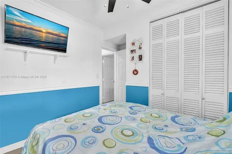 590 W 39th Street Hialeah FL 33012