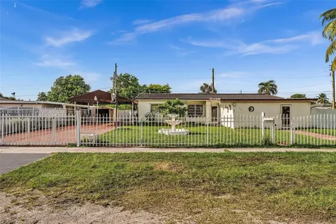 590 W 39th Street Hialeah FL 33012