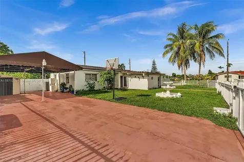 590 W 39th Street Hialeah FL 33012