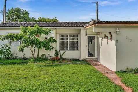 590 W 39th Street Hialeah FL 33012