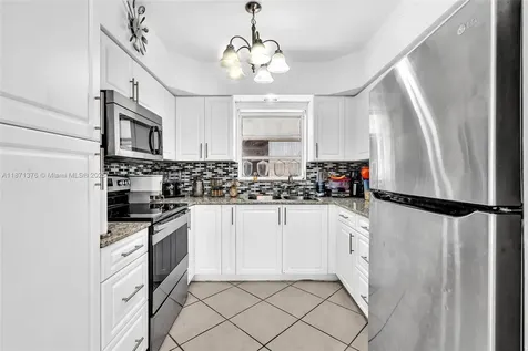 590 W 39th Street Hialeah FL 33012