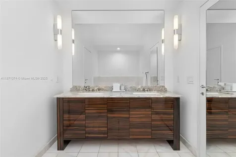 50 S Pointe Drive Miami Beach FL 33139