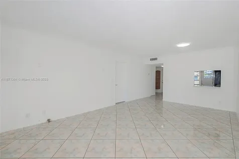 3181 S Ocean Drive Hallandale Beach FL 33009
