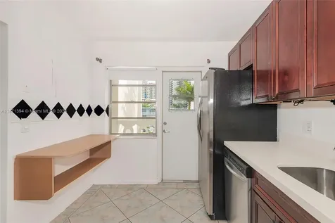 3181 S Ocean Drive Hallandale Beach FL 33009