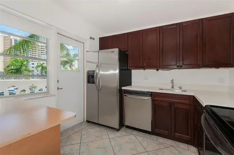 3181 S Ocean Drive Hallandale Beach FL 33009