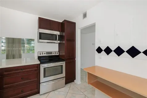 3181 S Ocean Drive Hallandale Beach FL 33009