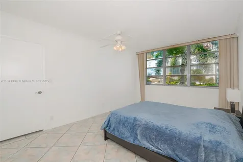 3181 S Ocean Drive Hallandale Beach FL 33009