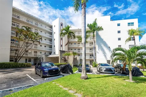 3181 S Ocean Drive Hallandale Beach FL 33009
