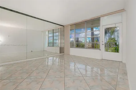 3181 S Ocean Drive Hallandale Beach FL 33009