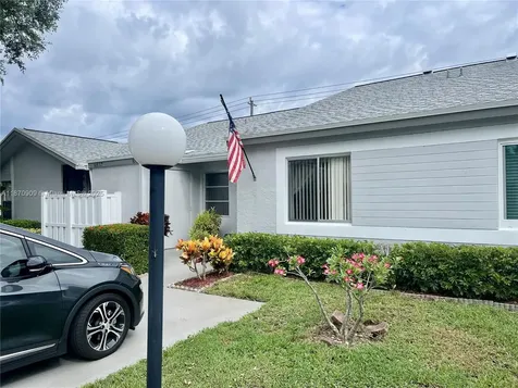 8633 Sunbird Place Boca Raton FL 33496