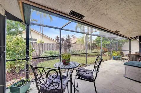 11590 SW 9th Court Pembroke Pines FL 33025