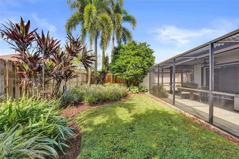 11590 SW 9th Court Pembroke Pines FL 33025