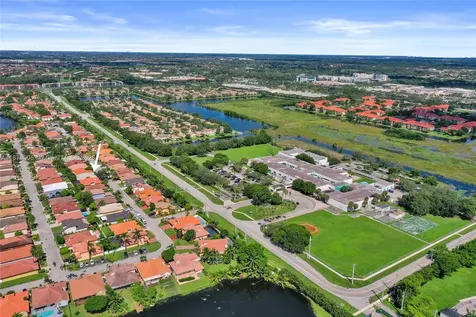 11590 SW 9th Court Pembroke Pines FL 33025