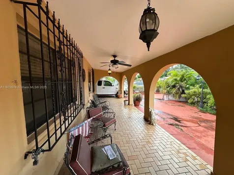 911 NW 30th Place Miami FL 33125