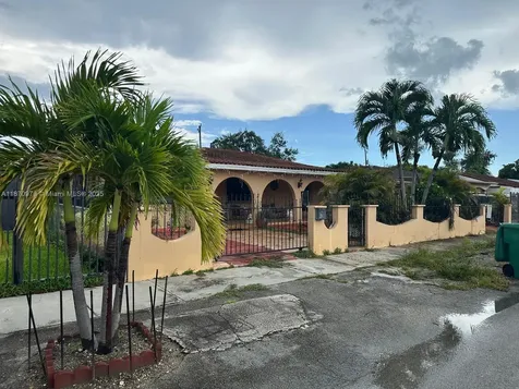 911 NW 30th Place Miami FL 33125