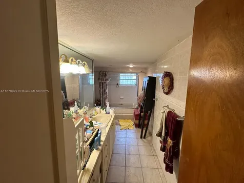 911 NW 30th Place Miami FL 33125