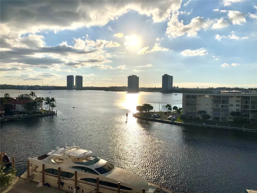 1000 W Island Boulevard Aventura FL 33160