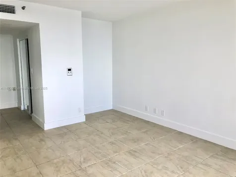 1000 W Island Boulevard Aventura FL 33160