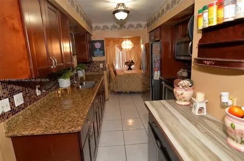 17940 NE 6th Court Miami FL 33162
