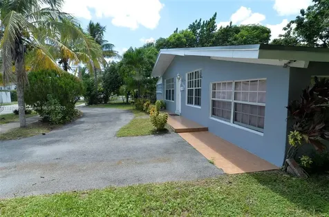 17940 NE 6th Court Miami FL 33162