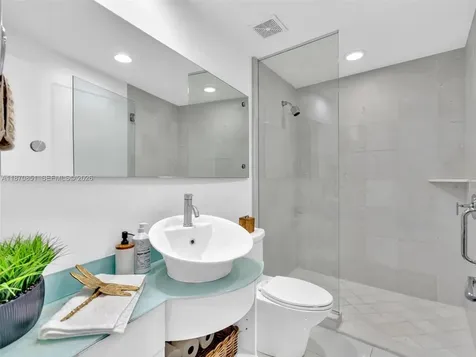 2950 NE 188th Street Aventura FL 33180