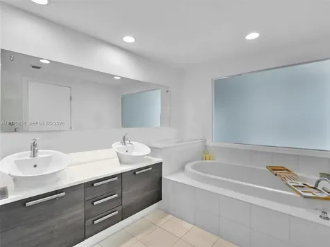 2950 NE 188th Street Aventura FL 33180