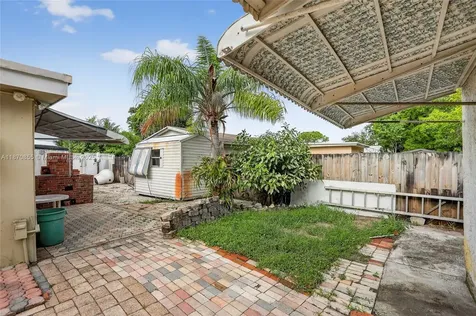 7201 SW 4th Court North Lauderdale FL 33068