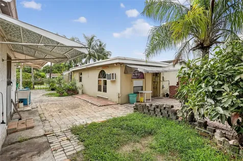 7201 SW 4th Court North Lauderdale FL 33068