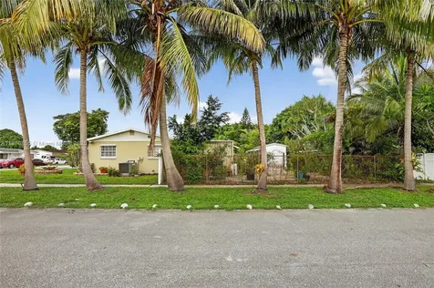 7201 SW 4th Court North Lauderdale FL 33068