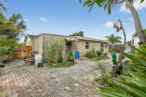 7201 SW 4th Court North Lauderdale FL 33068