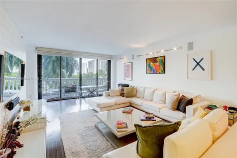 2000 Island Boulevard Aventura FL 33160