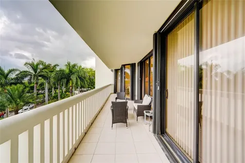 2000 Island Boulevard Aventura FL 33160