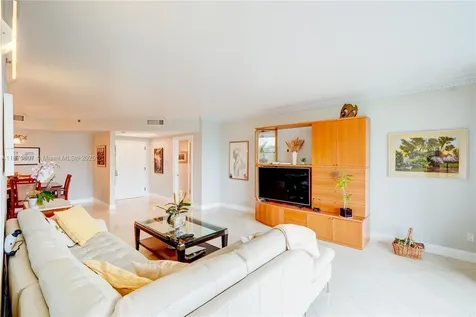 2000 Island Boulevard Aventura FL 33160