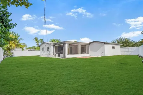 9035 SW 198th Terrace Cutler Bay FL 33157