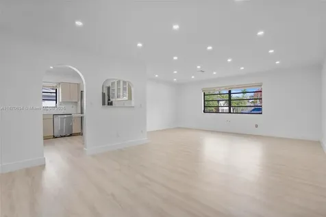 9035 SW 198th Terrace Cutler Bay FL 33157