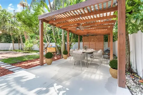 8015 SW 63rd Place Miami FL 33143