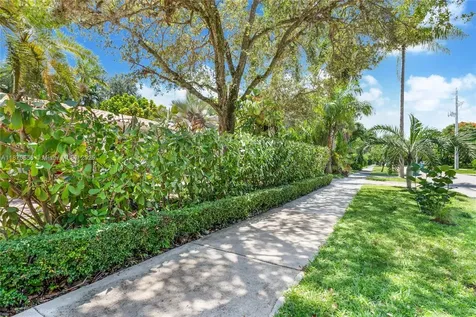 8015 SW 63rd Place Miami FL 33143