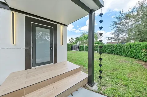 5291 SW 5th Street Miami FL 33134