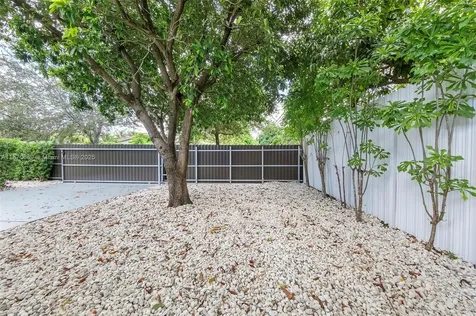 5291 SW 5th Street Miami FL 33134