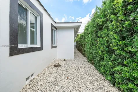 5291 SW 5th Street Miami FL 33134