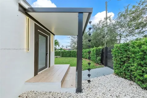5291 SW 5th Street Miami FL 33134