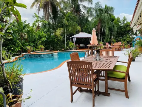 12215 SW 94th Terrace Miami FL 33186