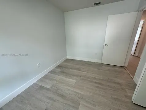 2555 NE 193rd Street Miami FL 33180