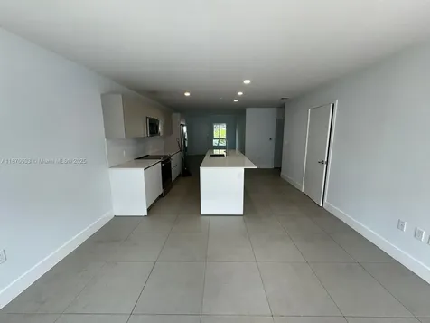 2555 NE 193rd Street Miami FL 33180