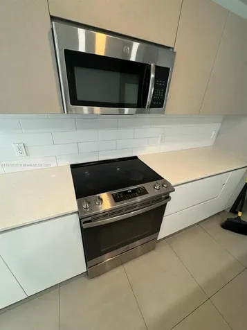 2555 NE 193rd Street Miami FL 33180