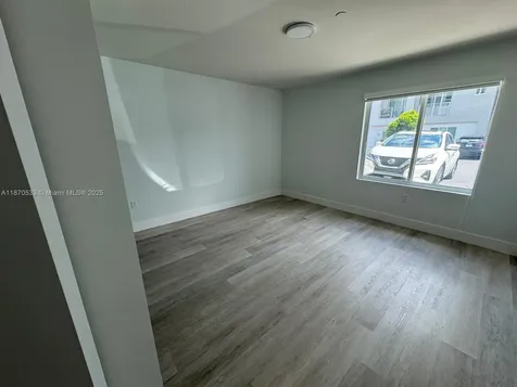 2555 NE 193rd Street Miami FL 33180