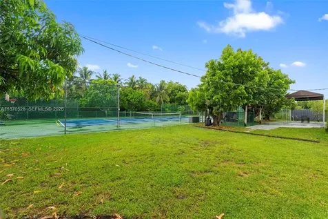 6539 SW 84 Avenue Miami FL 33143