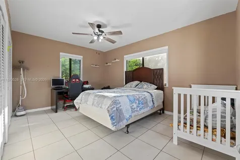 6539 SW 84 Avenue Miami FL 33143