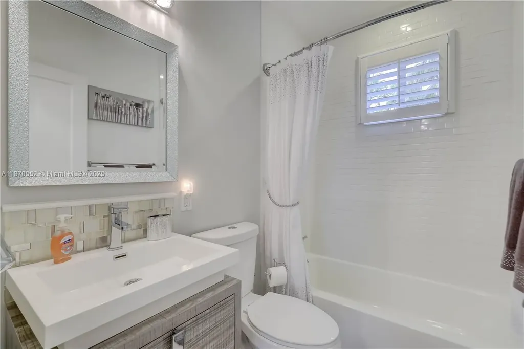 1625 NE 4th Place Fort Lauderdale FL 33301