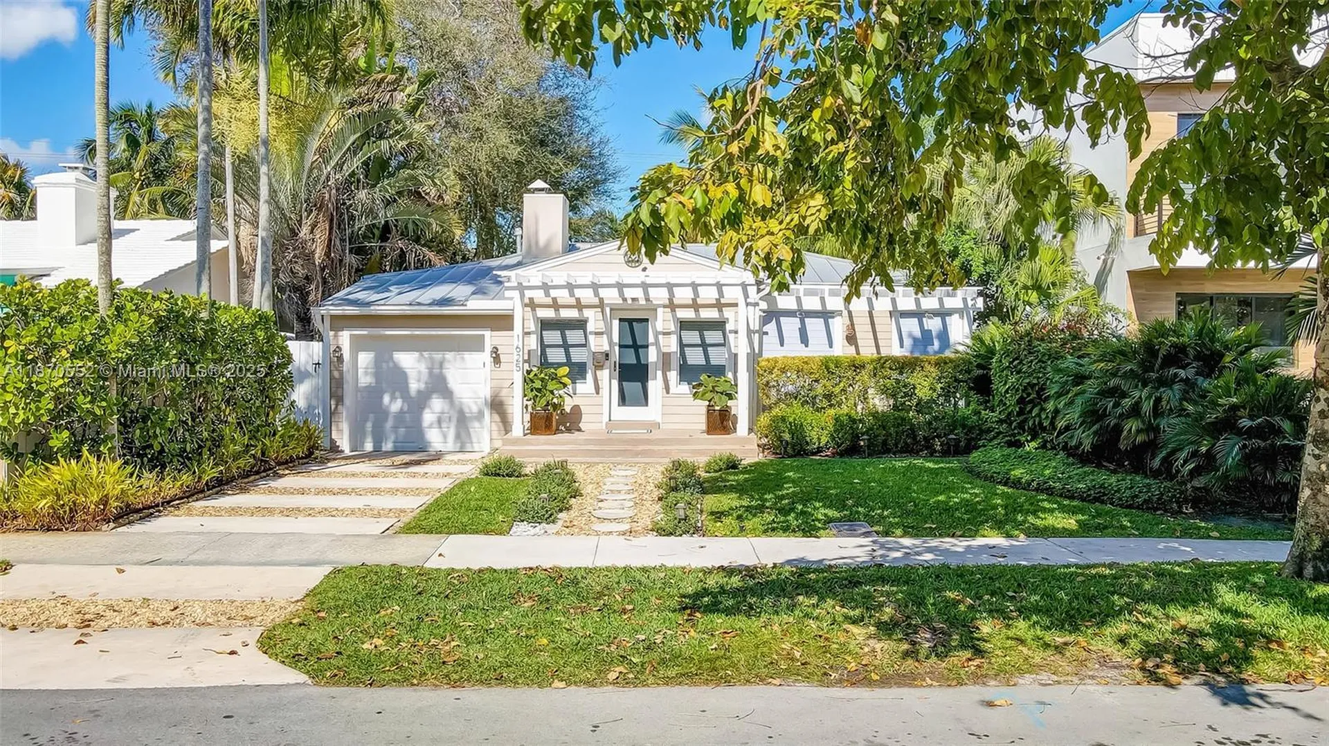 1625 NE 4th Place Fort Lauderdale FL 33301